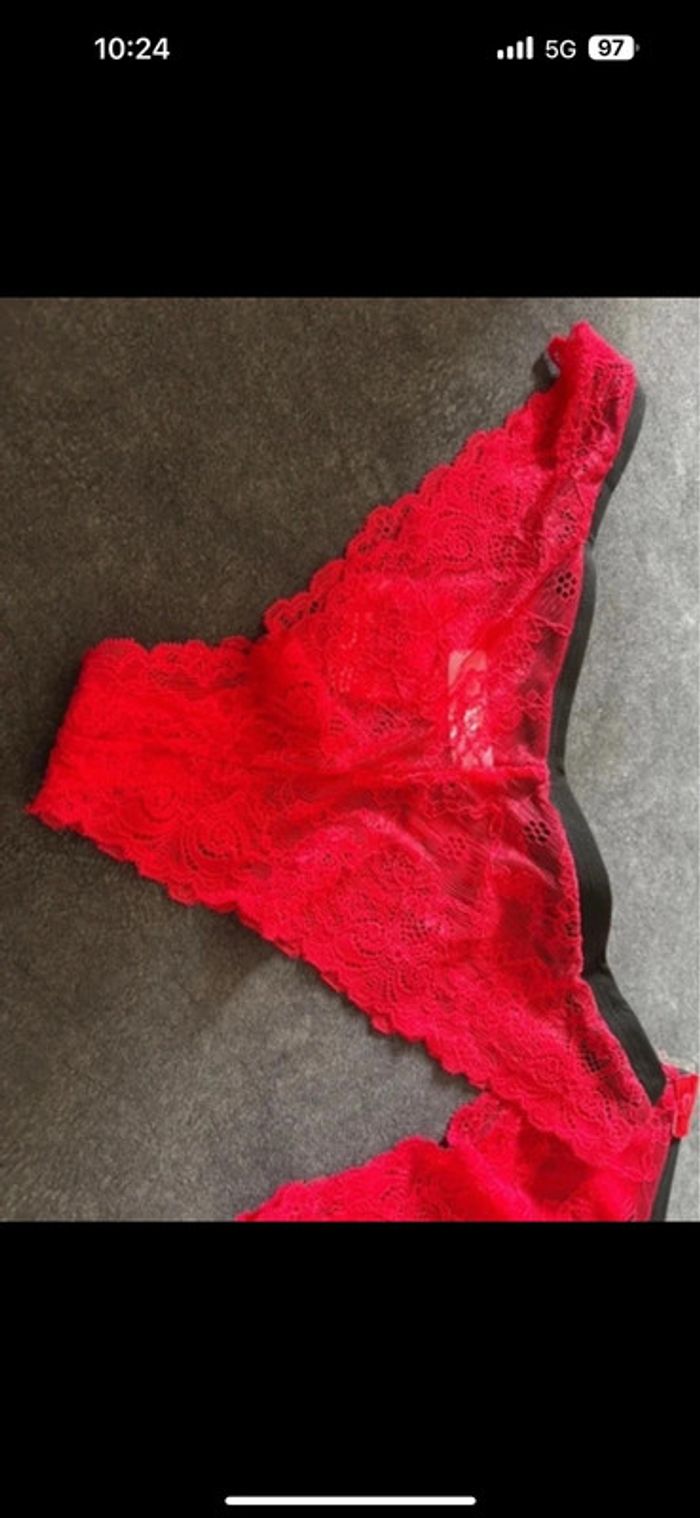 Lot de 2 culottes rouge en dentelle neuve steffy - photo numéro 3
