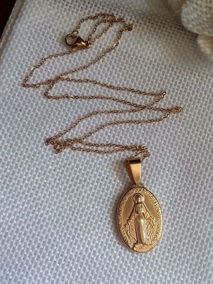 Collier vierge - photo numéro 2