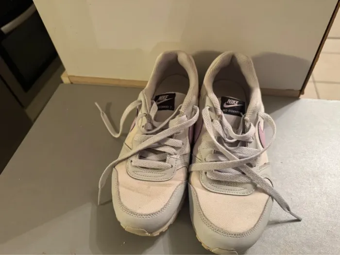 Baskets Nike pointure 37,5