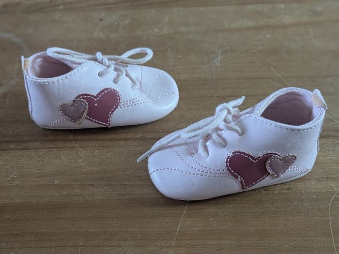 Chaussons/chaussures coeur bébé fille 6-9 mois - photo numéro 2