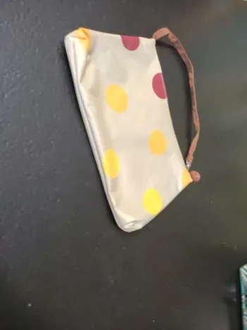 Pochette maquillage avene