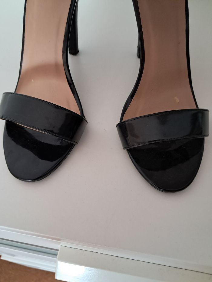 Jolie escarpin talon aiguille - photo numéro 3