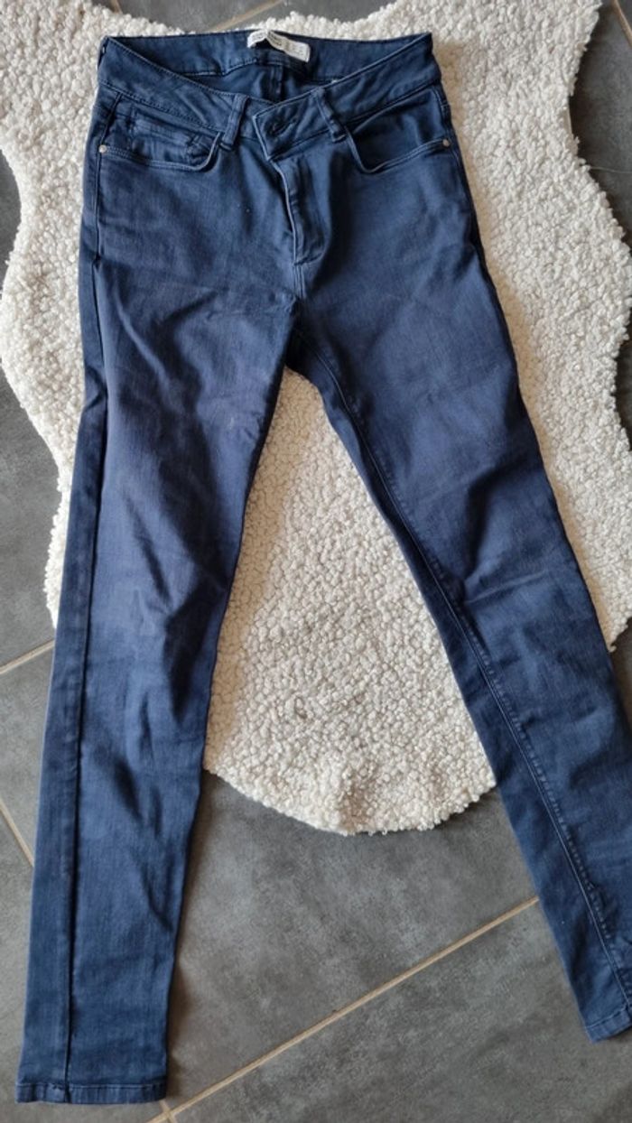 Pantalon jean marine Zara 36 - S elasthanne - photo numéro 2