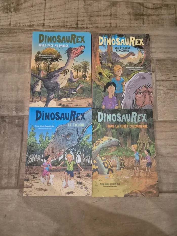 Lot de 4 livres Dinosaurex