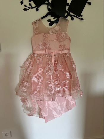 Robe asymétrique rose taille 10 ans