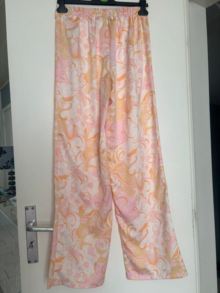 Pantalon satiné neuf - photo numéro 2