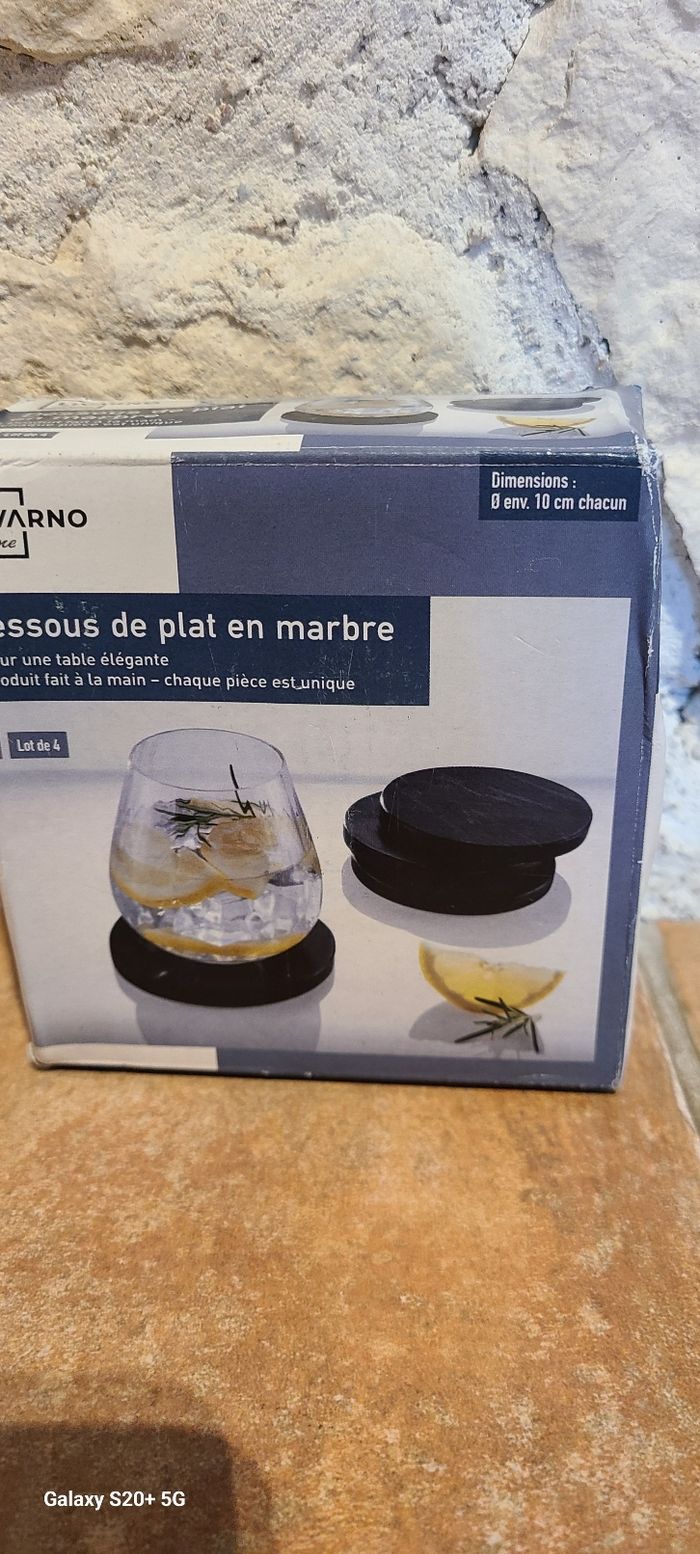 Lot de sous verre en marbre neuf