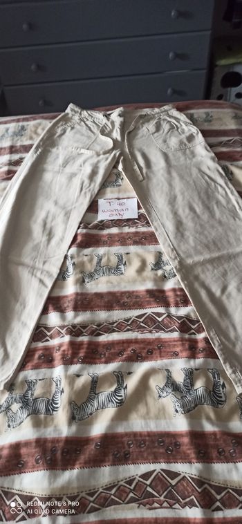 Pantalon beige t. 40
