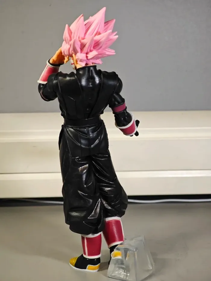 Figurine Dragon Ball Super : Black Goku 26cm neuve sans boîte - photo numéro 4