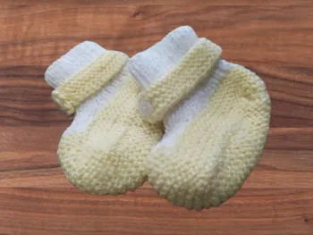 1 paire de chaussons bébé