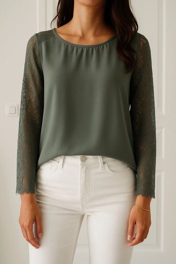 Blouse kaki en dentelle Zara