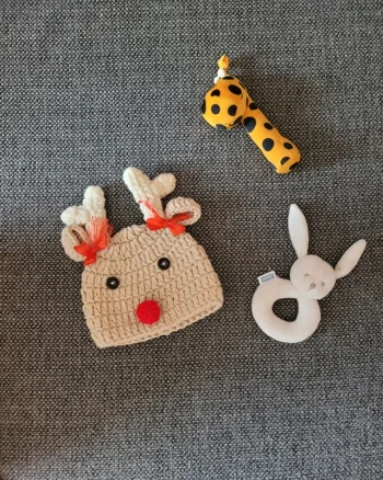 Bonnet de Noël tricoté naissance