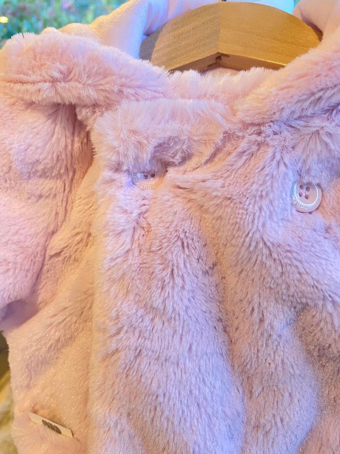 MANTEAU FOURRURE 3 POMMES TRÈS DOUX NEUF 6 MOIS ROSE - photo numéro 5