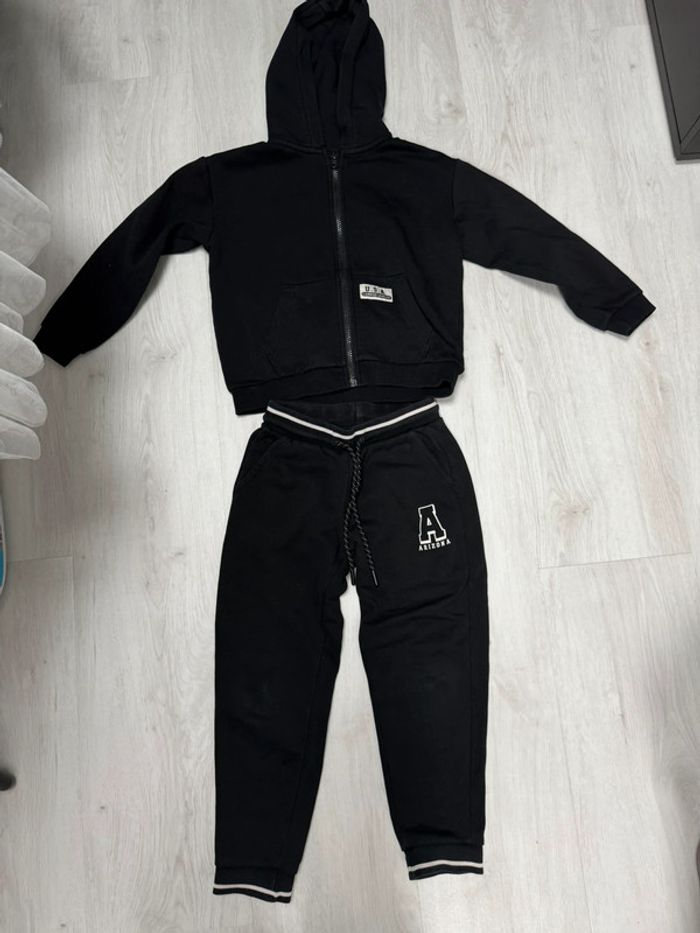 Ensemble jogging kiabi 6 ans