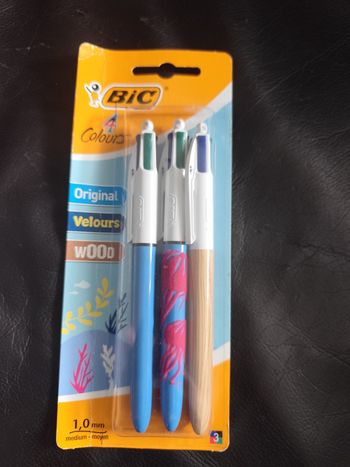 Stylos 4 couleurs Bic