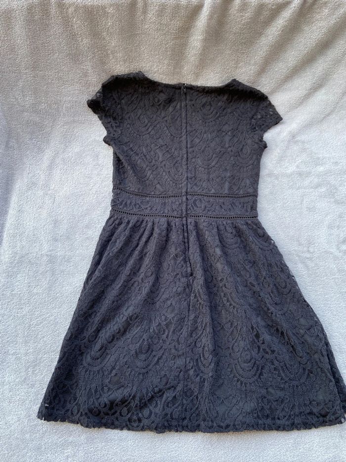Petite robe noir / Taille 38 - photo numéro 2