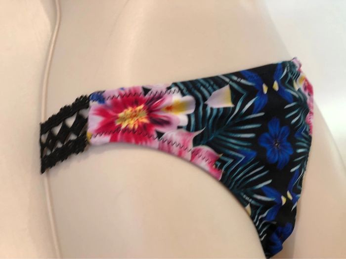 Maillot de bain taille 36 noir et multicolore broderie 2 pièces - photo numéro 7