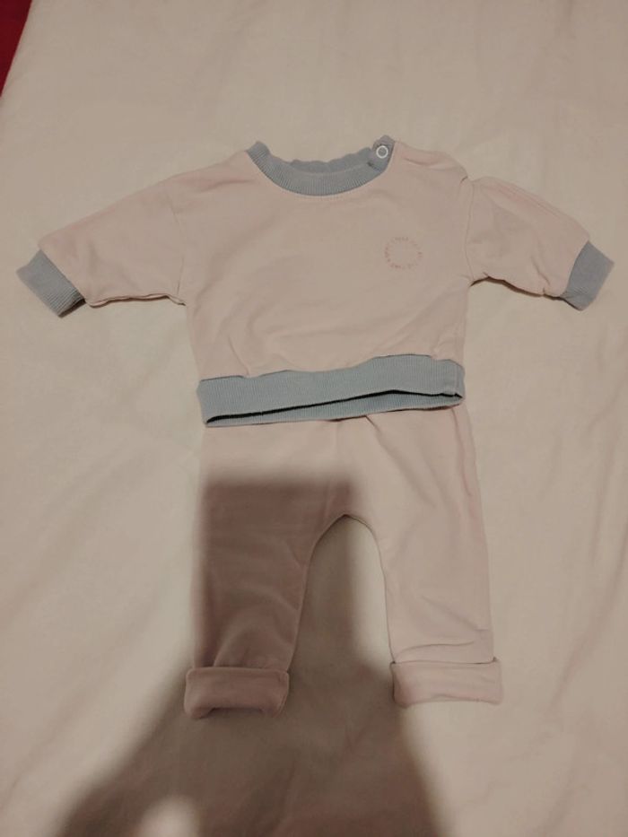 Ensemble rose pâle et bleu