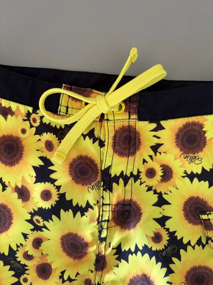 Short Pullin - à motif tournesols 🌻 taille 8/10 ans - comme neuf - photo numéro 3