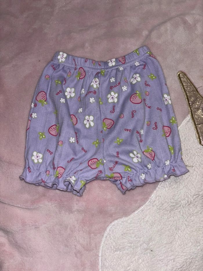 Short fille fraise