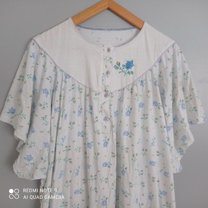 Chemise de nuit à fleurs bleues t48/50 - photo numéro 2