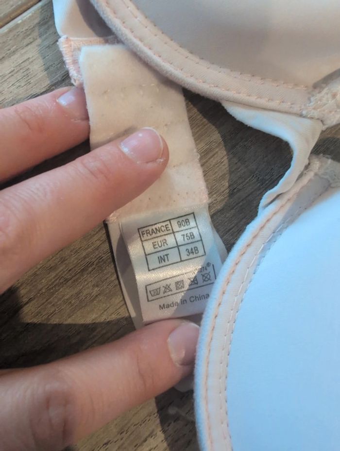 Lot 3 soutiens-gorges - photo numéro 4