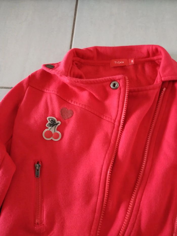 Veste très peu portée taille 5 ans - photo numéro 2