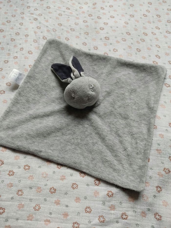 Doudou mouchoir lapin Bambino - Très bon état - photo numéro 2
