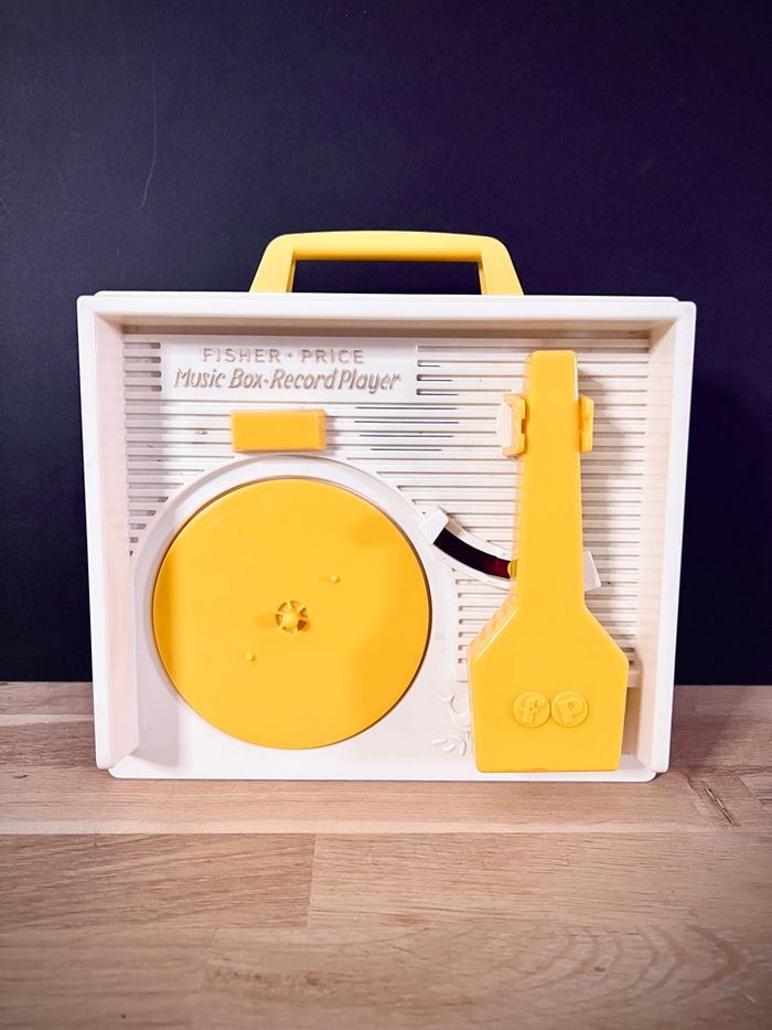 Tourne-disque jouet Fisher-Price Music Box Record Player réédition batterie avec 5 disques - Très bon état - photo numéro 2