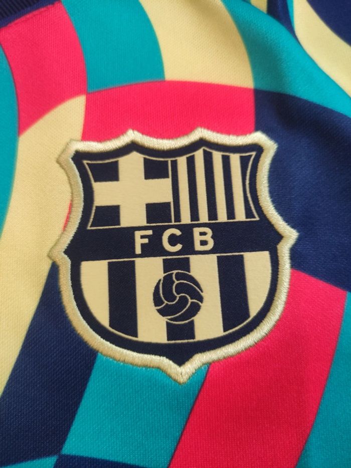 Maillot de foot FC Barcelone, Nike Authentique Officiel taille enfant fille 12/13 ans, Neuf - photo numéro 4