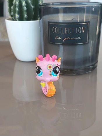Littlest Pet Shop #1011 pink seahorse sun eyes
