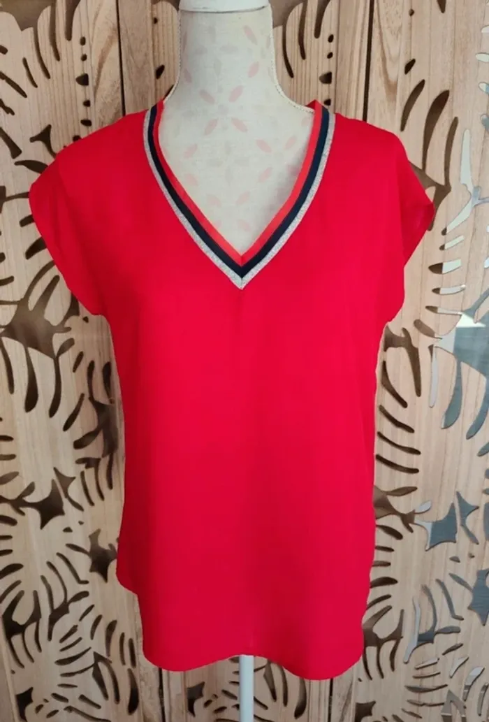 Blouse col V Taille 2 Rue des Abbesses