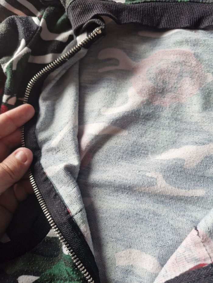 Superbe veste zippée camouflage et roses - photo numéro 6