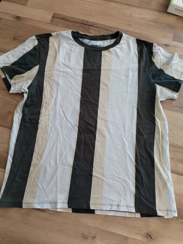 T-shirt homme taille 38 Bershka - photo numéro 2