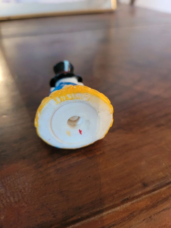 Vends figurine picsou assis sur son or 70s - photo numéro 3