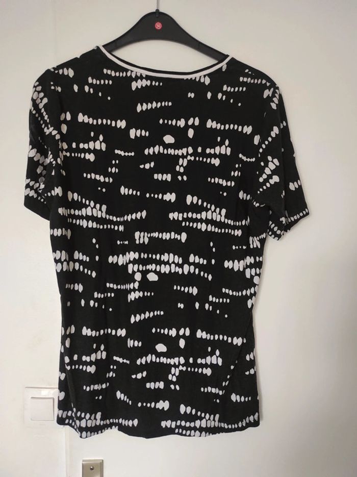 Tee shirt noir et blanc - photo numéro 2