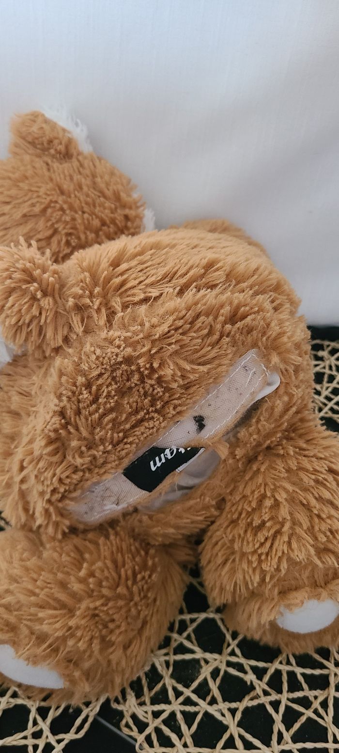 Peluche range pyjama raton laveur ETAM bouillotte The annoying thing marron blanc 39 cm - photo numéro 4