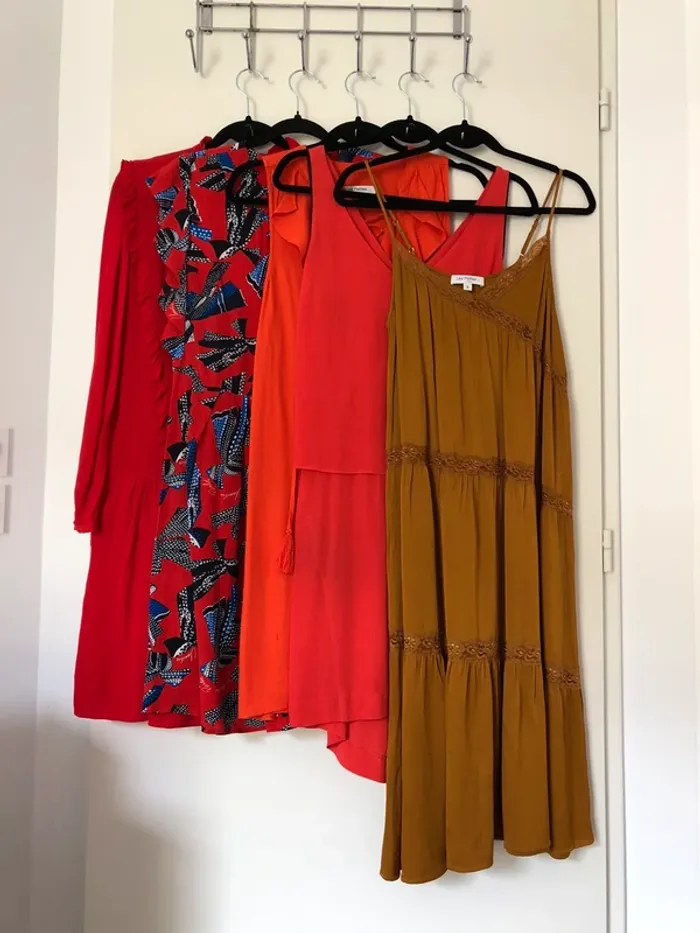 Robe à volants rouges à motifs noeuds Claudie Pierlot taille 38 - photo numéro 4