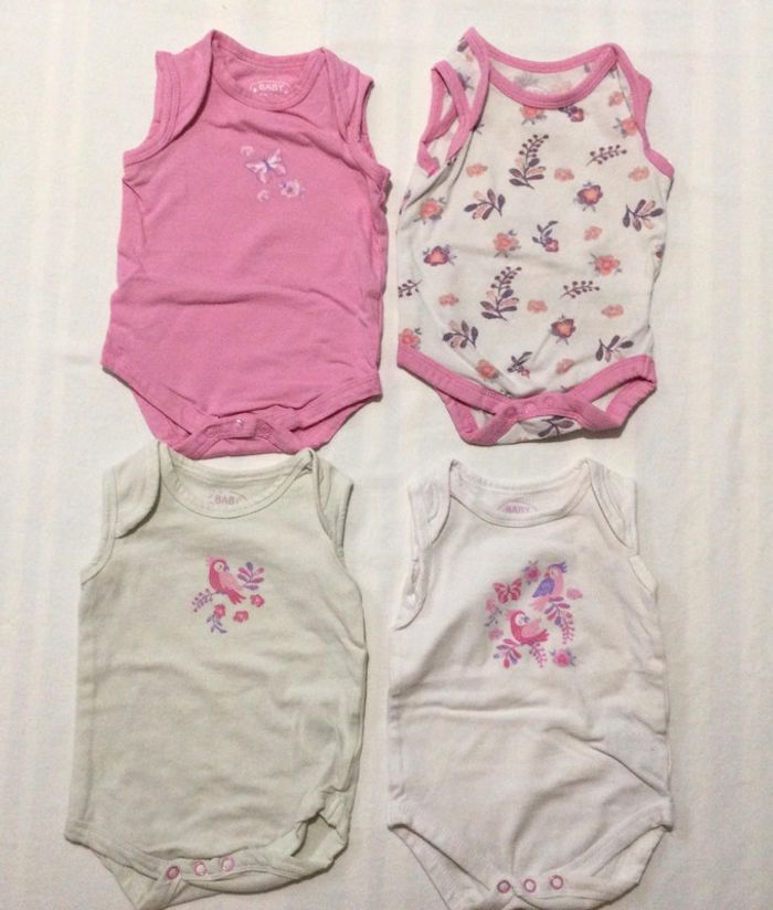 Lot de 4 bodies sans manches 50-56cm - photo numéro 2