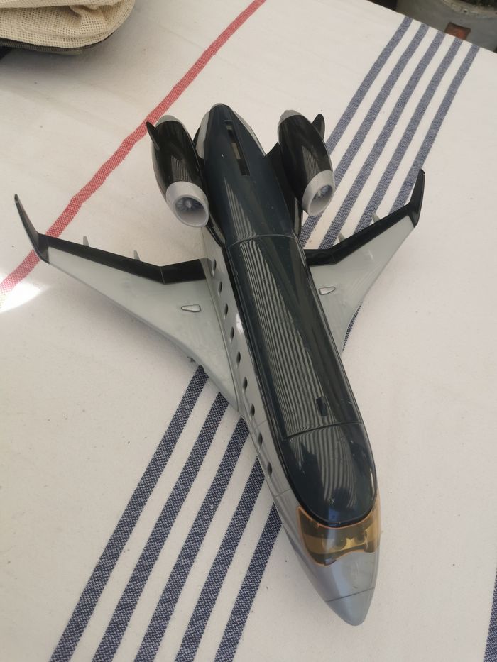 Avion incomplet Disney Pixar Cars 2 - Siddeley Spy Jet plane - photo numéro 5