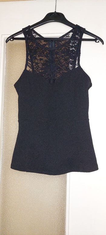 Haut noir dentelle