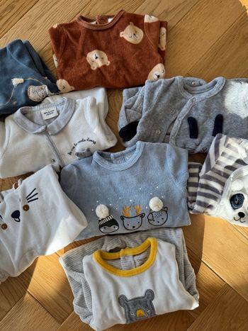 Lot de 8 pyjamas 1 mois