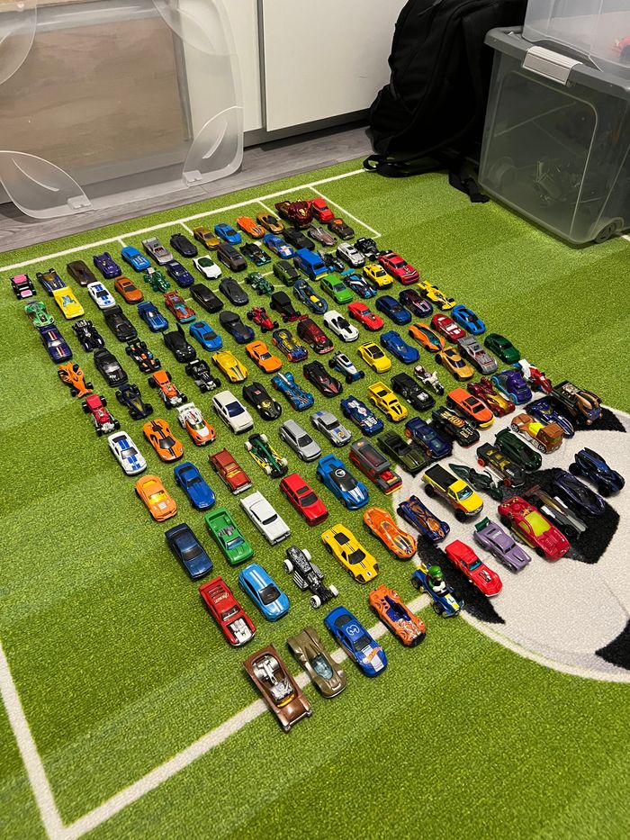 Lot de Voitures Hot Wheels - photo numéro 2