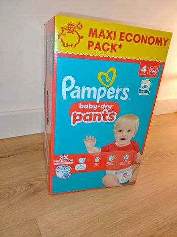 Couche Pampers taille 4 