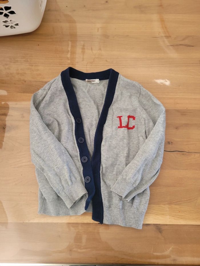 Gilet gris Eden et Victor 4 ans
