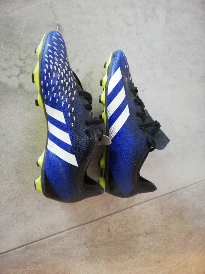 Chaussures de foot type crampons Adidas - photo numéro 3
