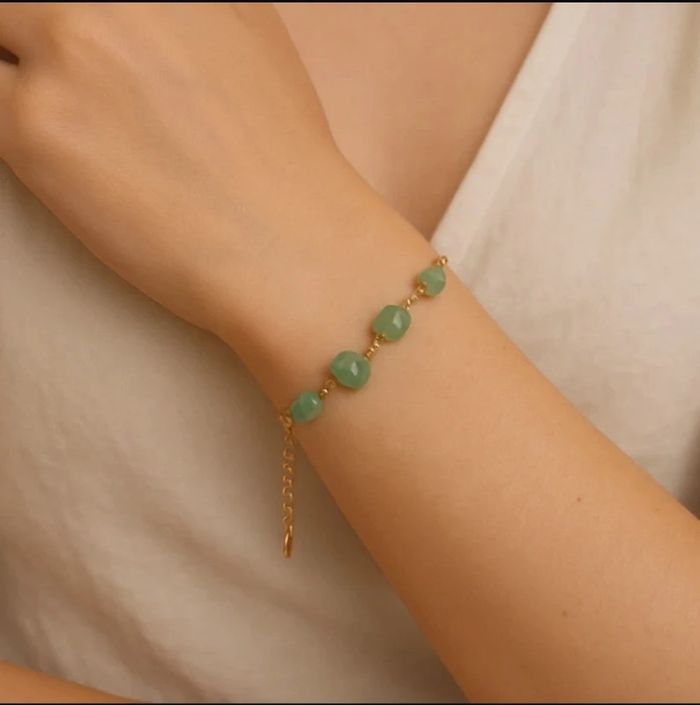 Bracelet Doré Orné de Pierres Vertes - photo numéro 2