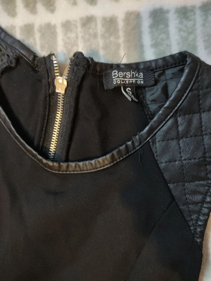 Robe zippé noir moulante Bershka taille S 36 - photo numéro 4
