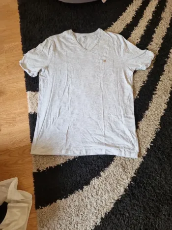 tshirt homme col v