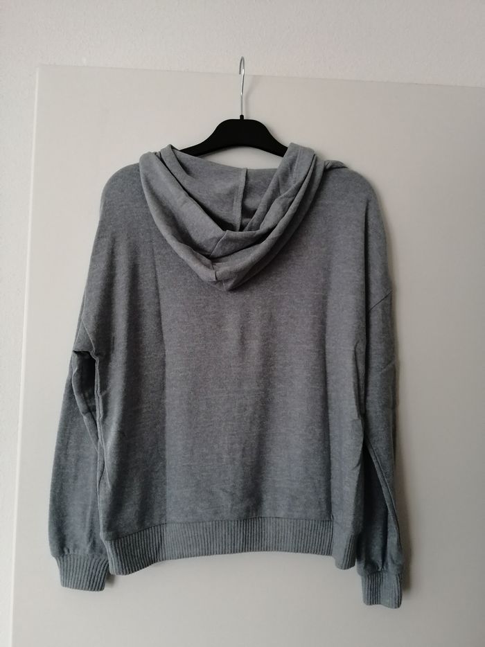Pull fin à capuche bleu clair Kiabi taille S - photo numéro 4